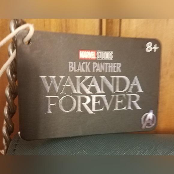 NWT Loungefly Marvel Black Panther Wakanda Forever Crossbody Bag - Picture 4 of 17